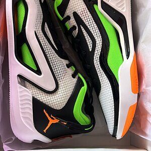 Jordan Tatum 1 Basketball      Black/White/Total Orange